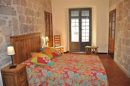 Casa Cundaro Hotel Girona 3*,