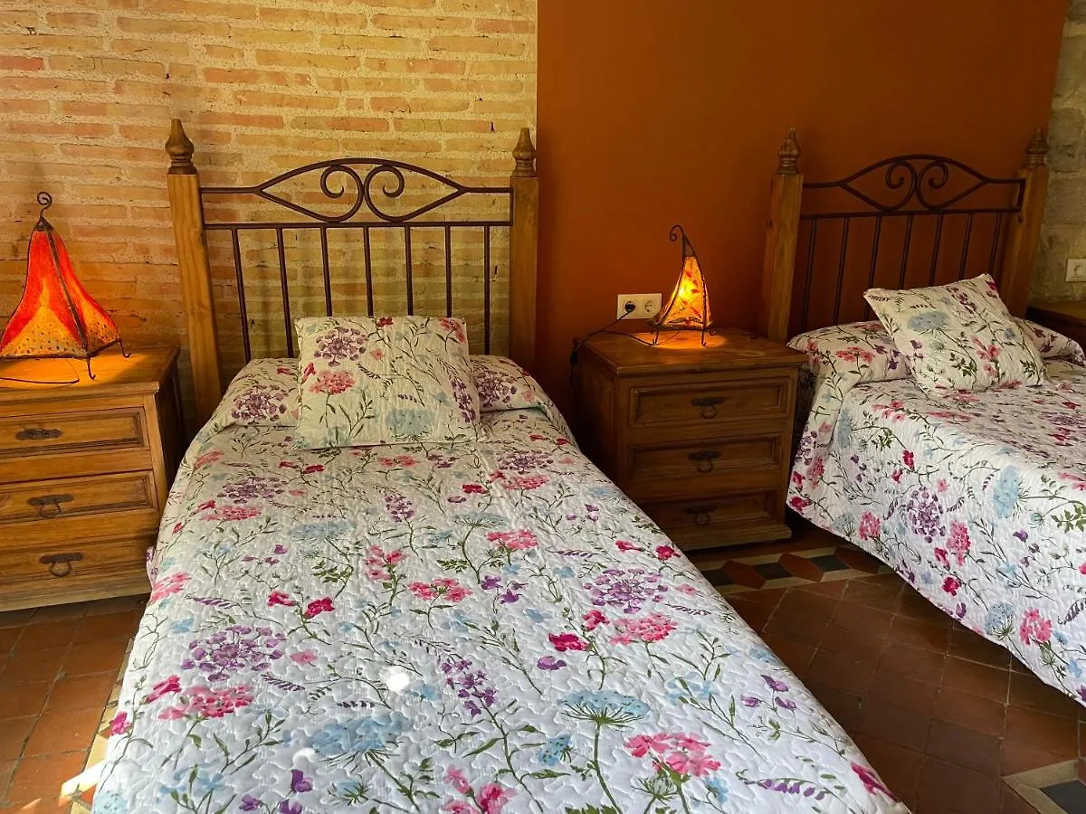 Casa Cundaro Hotel Girona 3*,