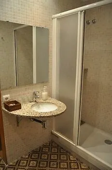 Casa Cundaro Hotel Girona 3*,  Spain