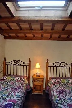 Casa Cundaro Hotel Girona 3*,